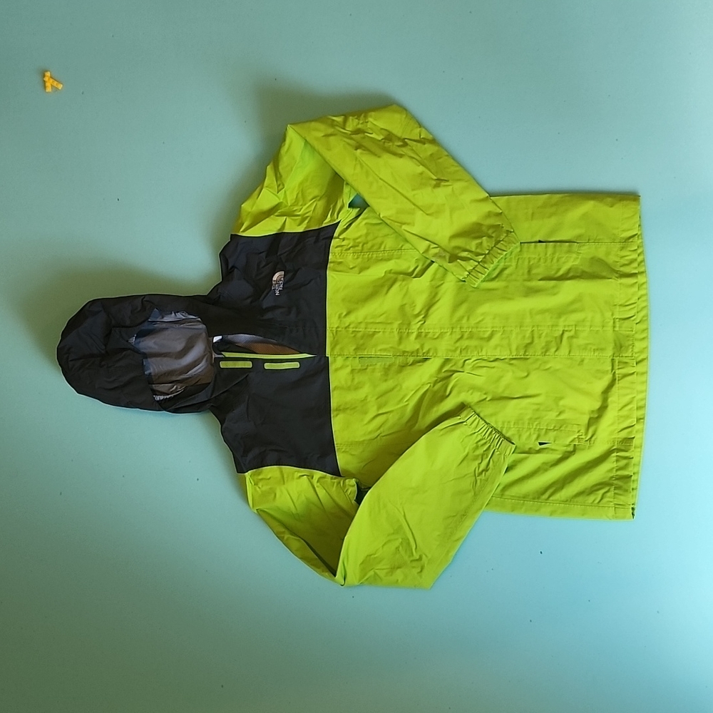The North Face Dryvent rain jacket. Boys LG (14/16), EUC